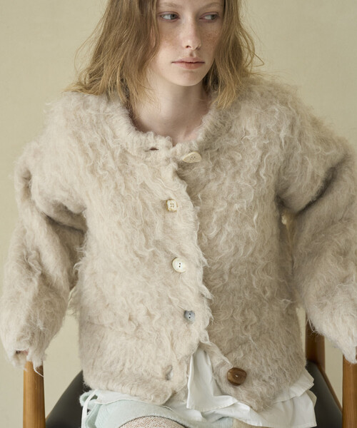 Firsthand（ファーストハンド）の「Firsthand/ファーストハンド バリエーション釦 シャギー ニットカーディガン（カーディガン/ボレロ・レディース・チャコールグレー/サックスブルー/ベージュ/ピンク・ﾌﾘ-）」の5枚目の写真