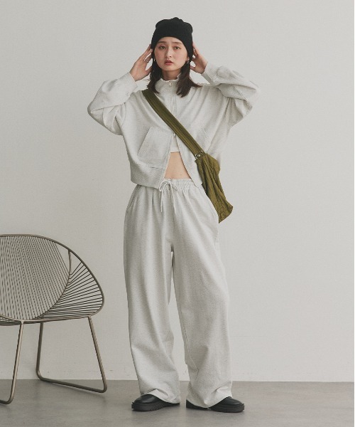 ad thie(アドティエ)の「ギャザーストラップ ワッシャーショルダーバッグ(ショルダーバッグ・レディース・オフホワイト/カーキ/ライトベージュ・FREE)」の6枚目の写真