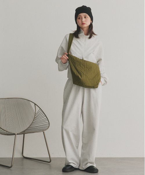 ad thie(アドティエ)の「ギャザーストラップ ワッシャーショルダーバッグ(ショルダーバッグ・レディース・オフホワイト/カーキ/ライトベージュ・FREE)」の9枚目の写真