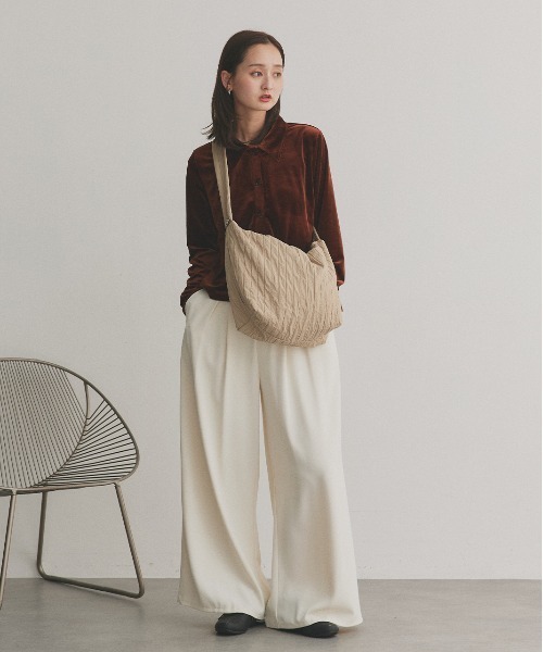 ad thie(アドティエ)の「ギャザーストラップ ワッシャーショルダーバッグ(ショルダーバッグ・レディース・オフホワイト/カーキ/ライトベージュ・FREE)」の12枚目の写真