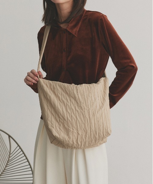ad thie(アドティエ)の「ギャザーストラップ ワッシャーショルダーバッグ(ショルダーバッグ・レディース・オフホワイト/カーキ/ライトベージュ・FREE)」の16枚目の写真
