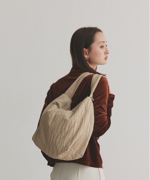 ad thie(アドティエ)の「ギャザーストラップ ワッシャーショルダーバッグ(ショルダーバッグ・レディース・オフホワイト/カーキ/ライトベージュ・FREE)」の18枚目の写真