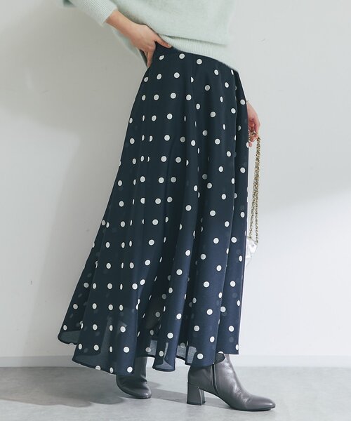 La boutique BonBon（ラブティックボンボン）の「【今すぐお届け！・最強着映え】ドットオーガンサーキュラースカート（スカート・レディース・ライトベージュ/ブラック/ネイビー・PS/36/38）」の6枚目の写真