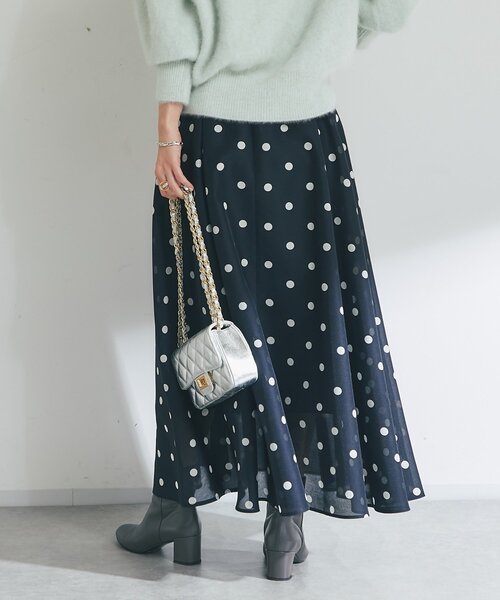 La boutique BonBon（ラブティックボンボン）の「【今すぐお届け！・最強着映え】ドットオーガンサーキュラースカート（スカート・レディース・ライトベージュ/ブラック/ネイビー・PS/36/38）」の14枚目の写真