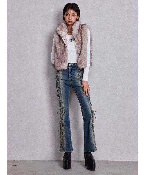 GYDA(ジェイダ)の「エコファーW ZIPベスト(ベスト・レディース・チャコールグレー/アイボリー・FREE)」の6枚目の写真