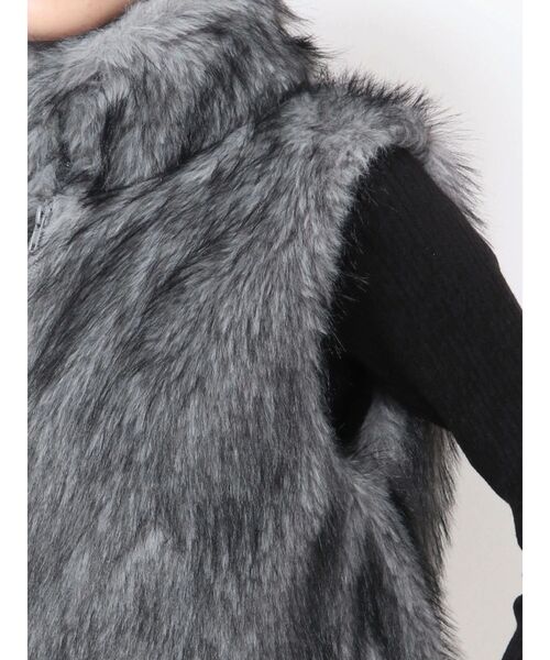 GYDA(ジェイダ)の「エコファーW ZIPベスト(ベスト・レディース・チャコールグレー/アイボリー・FREE)」の15枚目の写真