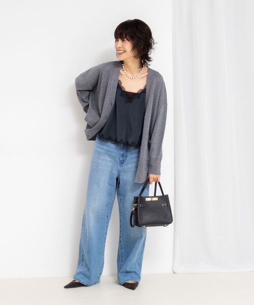NOLLEY’S Sophi(ノーリーズソフィ)の「ウォッシャブルレーストリミングサテンキャミブラウス(キャミソール・レディース・ダークブラウン/ネイビー・38)」の3枚目の写真