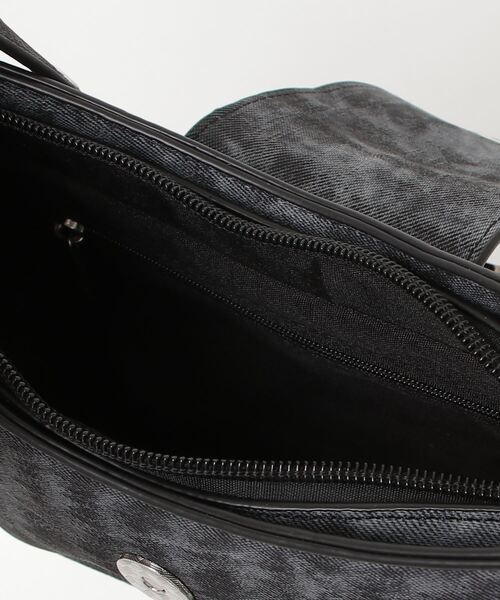 LETee(レティー)の「ベルトロックサドルバッグ(ハンドバッグ・レディース・ベージュ/ブラック/ブラウン/ブルー/ホワイト・FREE)」の7枚目の写真