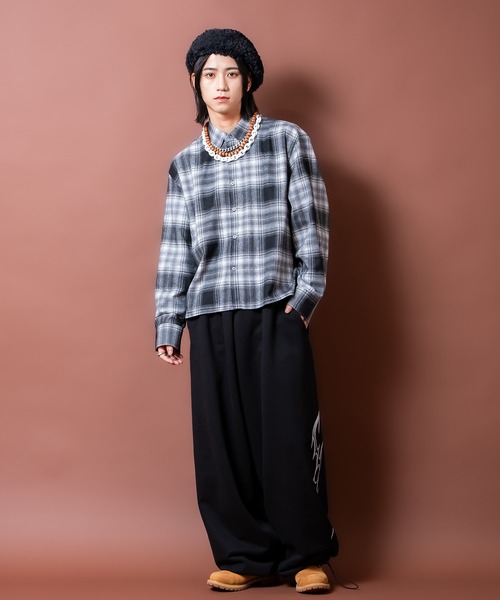 a.p.o.v.(エーピーオービー)の「a.p.o.v. オーバーサイズ短丈チェックネルシャツ(シャツ/ブラウス・メンズ・ブルー/ブラック/ネイビー・ONESIZE)」の5枚目の写真