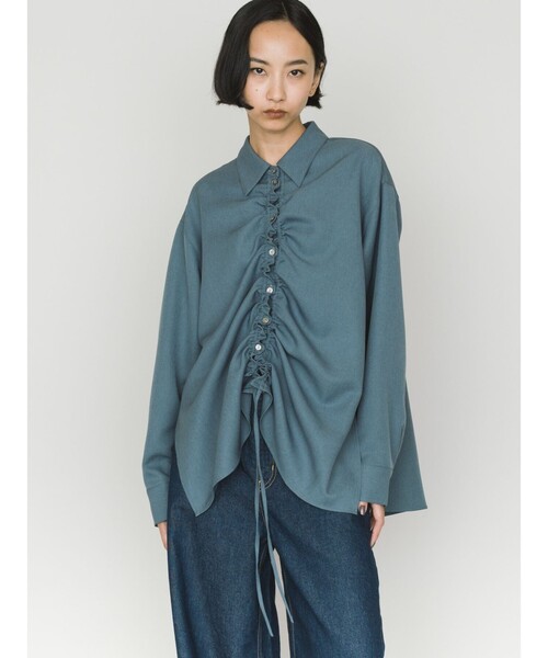 MIDIUMISOLID(ミディウミソリッド)の「MIDIUMISOLID ドローストリングシャツ(シャツ/ブラウス・レディース・ブラック/ライトグレー/ブラウン/オフホワイト・FREE)」の4枚目の写真