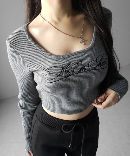 me+em select(ミームセレクト)の「【 3color 】 レタリングロゴ刺繍スクエアネックショートリブニットトップス / lettering logo embroidery square neck short rib knit tops(ニット/セーター・レディース・グレー/ホワイト/ブラック・FREE)」の4枚目の写真