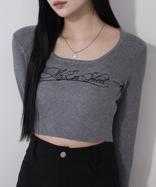 me+em select(ミームセレクト)の「【 3color 】 レタリングロゴ刺繍スクエアネックショートリブニットトップス / lettering logo embroidery square neck short rib knit tops(ニット/セーター・レディース・グレー/ホワイト/ブラック・FREE)」の16枚目の写真