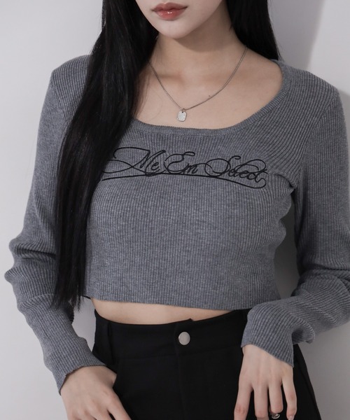 me+em select(ミームセレクト)の「【 3color 】 レタリングロゴ刺繍スクエアネックショートリブニットトップス / lettering logo embroidery square neck short rib knit tops(ニット/セーター・レディース・グレー/ホワイト/ブラック・FREE)」の18枚目の写真