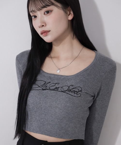 me+em select(ミームセレクト)の「【 3color 】 レタリングロゴ刺繍スクエアネックショートリブニットトップス / lettering logo embroidery square neck short rib knit tops(ニット/セーター・レディース・グレー/ホワイト/ブラック・FREE)」の22枚目の写真