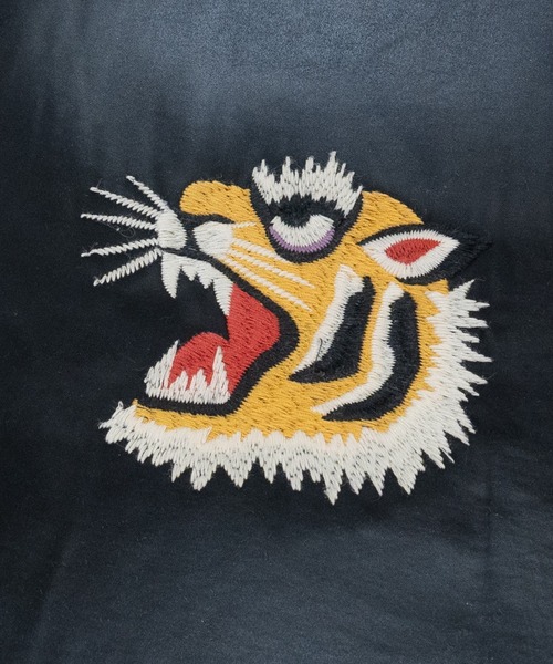 JOHN'S CLOSET(ジョンズクローゼット)の「【22】ヴィンテージ加工 レーヨンサテン スーベニアジャケット/スカジャン(スカジャン・メンズ・ブラック系2/グリーン系1/ブルー系2/ブラック系1/グリーン系2/ブルー系1・MEDIUM/LARGE/X-LARGE)」の14枚目の写真