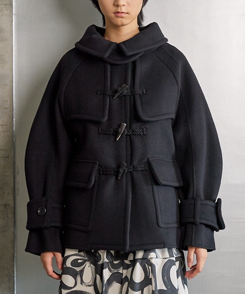RUMCHE（ラムシェ）の「River Short Duffle Coat / リバーショートダッフルコート（ダッフルコート・レディース・ブラック/ホワイト・FREE）」の5枚目の写真