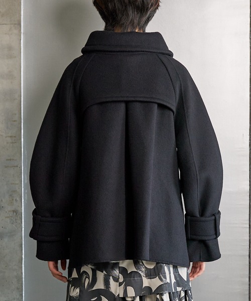 RUMCHE（ラムシェ）の「River Short Duffle Coat / リバーショートダッフルコート（ダッフルコート・レディース・ブラック/ホワイト・FREE）」の6枚目の写真
