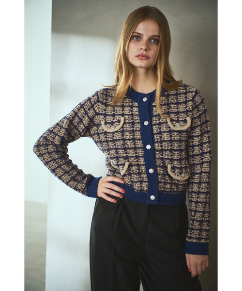 Estella.K(エステラケー)の「Scarlett Knit Cardigan ツィードブークレーチェックカーディガン(カーディガン/ボレロ・レディース・ネイビー系/ブラック系・FREE)」の4枚目の写真