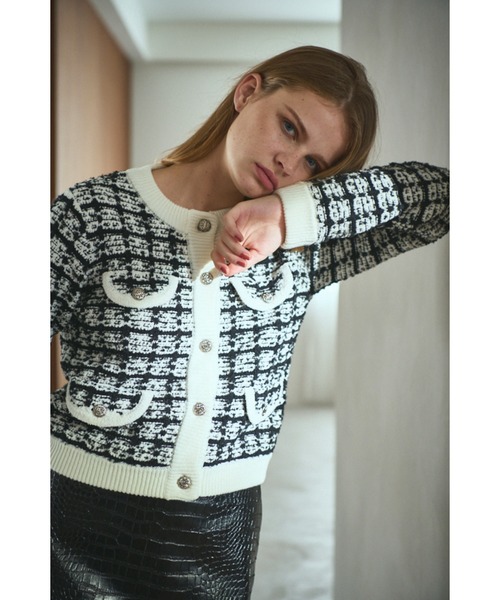 Estella.K(エステラケー)の「Scarlett Knit Cardigan ツィードブークレーチェックカーディガン(カーディガン/ボレロ・レディース・ネイビー系/ブラック系・FREE)」の9枚目の写真