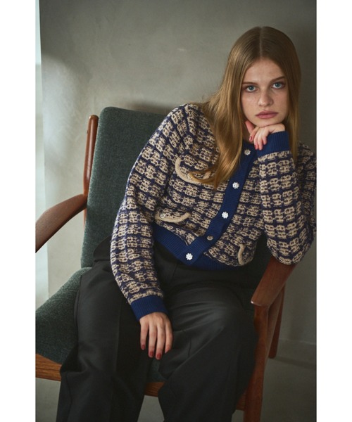 Estella.K(エステラケー)の「Scarlett Knit Cardigan ツィードブークレーチェックカーディガン(カーディガン/ボレロ・レディース・ネイビー系/ブラック系・FREE)」の17枚目の写真
