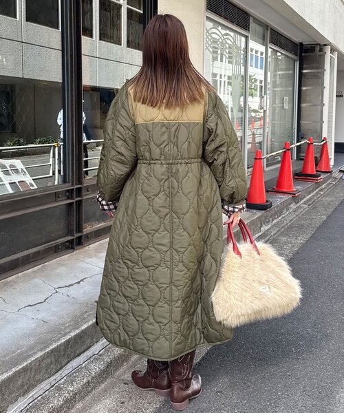 CIAOPANIC（チャオパニック）の「襟ボア配色キルティングロングコート（その他アウター・レディース・カーキ/ブラック/ブラウン・1）」の22枚目の写真