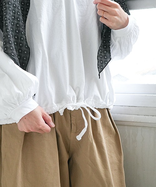 SOLAMONAT(ソラモナ)の「パフ天竺 裾ヒモ長袖 プルオーバー(Tシャツ/カットソー・レディース・杢グレー/ホワイト/ライトピンク/ライトブルー/ブラック・FREE)」の8枚目の写真