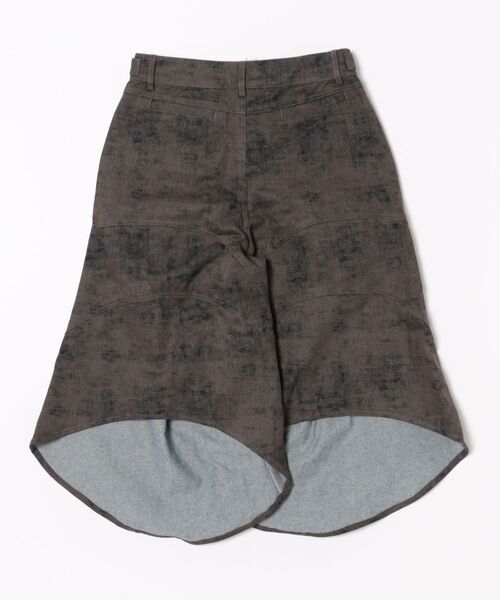 L.H.P(エルエイチピー)の「aenrmous/エーノマース/Over Knee Shorts(その他パンツ・レディース・チャコールグレー・2/1)」の2枚目の写真