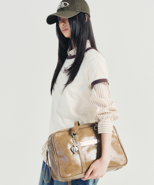 NICK&NICOLE(ニックアンドニコール)の「CRYSTAL LEATHER BOSTON BAG_CAMEL(ショルダーバッグ・レディース・その他・FREE)」の4枚目の写真