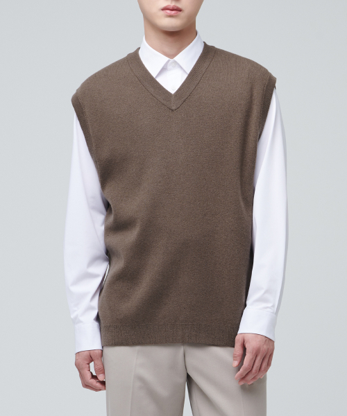 MUSINSA STANDARD(ムシンサスタンダード)の「ラムウールVネックニットベスト【モカ】(ニット/セーター・メンズ・その他・SMALL/MEDIUM/LARGE/X-LARGE/XX-LARGE)」の1枚目の写真