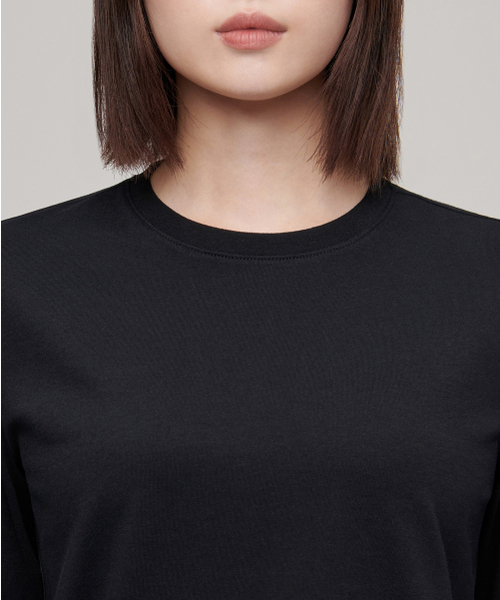 MUSINSA STANDARD WOMAN（ムシンサスタンダードウーマン）の「ウィメンズフレキシブルクルーネック長袖Tシャツ[ブラック]（Tシャツ/カットソー・レディース・その他・SMALL/MEDIUM/LARGE/X-LARGE/X-SMALL）」の6枚目の写真