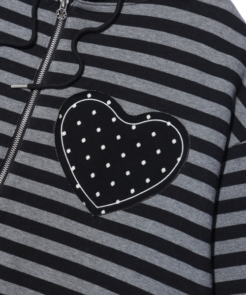 YOUHEE（ユヒ）の「I LOVE APPLIQUE HOOD ZIP-UP CHARCOAL（パーカー・レディース・チャコール・FREE）」の5枚目の写真