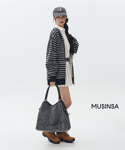 YOUHEE（ユヒ）の「I LOVE APPLIQUE HOOD ZIP-UP CHARCOAL（パーカー・レディース・チャコール・FREE）」の21枚目の写真