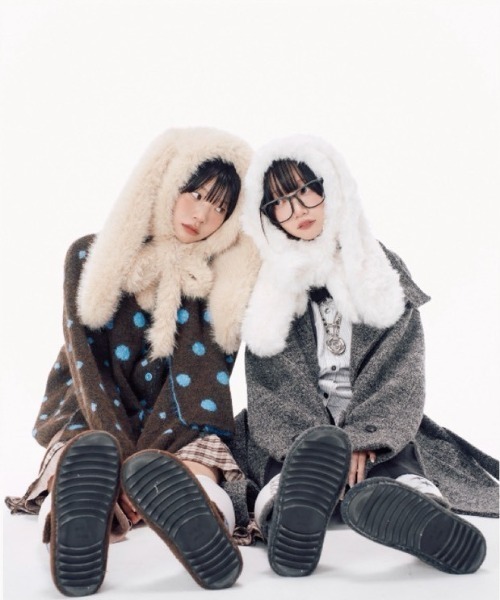 Never mind the XU / Chikashitsu+(ネバーマインド ザ エックスユー / チカシツプラス)の「【Nerd out XU】rabbit ears fur balaclava / 【ナードアウトエックスユー】ラビットイヤーファーバラクラバ <着用動画あり>(ニットキャップ/ビーニー・レディース・ホワイト/ブラウン・ONE SIZE)」の3枚目の写真