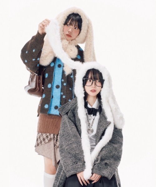 Never mind the XU / Chikashitsu+(ネバーマインド ザ エックスユー / チカシツプラス)の「【Nerd out XU】rabbit ears fur balaclava / 【ナードアウトエックスユー】ラビットイヤーファーバラクラバ <着用動画あり>(ニットキャップ/ビーニー・レディース・ホワイト/ブラウン・ONE SIZE)」の4枚目の写真