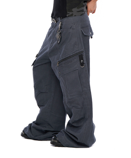 AAKAM（アーカム）の「Knee Pin-Tuck Zippered Cargo Pants (Dark Gray)（その他パンツ・レディース・その他・1/2）」の5枚目の写真