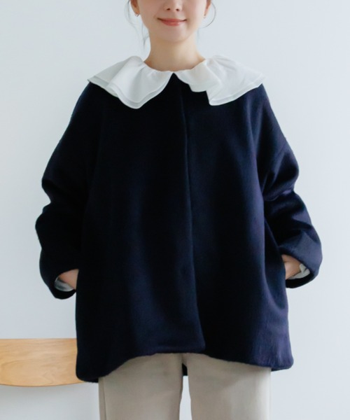 flower（フラワー）の「フラッフィーコート5（ノーカラーコート・レディース・ホワイト/ネイビー・FREE）」の2枚目の写真