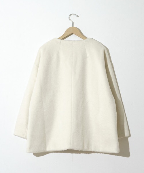 flower（フラワー）の「フラッフィーコート5（ノーカラーコート・レディース・ホワイト/ネイビー・FREE）」の4枚目の写真