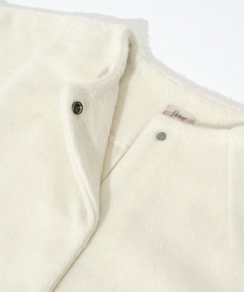 flower（フラワー）の「フラッフィーコート5（ノーカラーコート・レディース・ホワイト/ネイビー・FREE）」の6枚目の写真