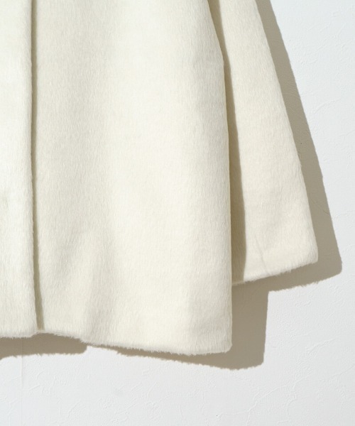 flower（フラワー）の「フラッフィーコート5（ノーカラーコート・レディース・ホワイト/ネイビー・FREE）」の8枚目の写真
