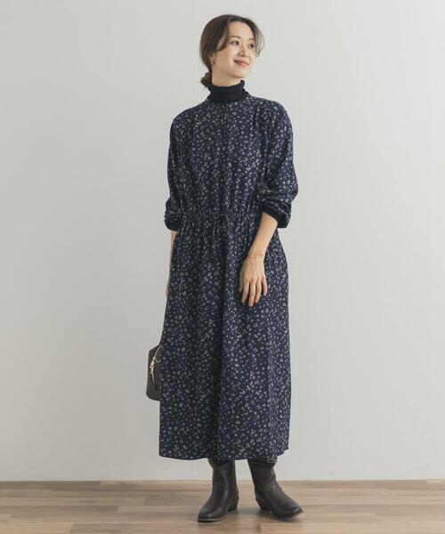 URBAN RESEARCH DOORS（アーバンリサーチドアーズ）の「小花柄ドロストワンピース（ワンピース・レディース・ネイビー/ブラック・FREE）」の11枚目の写真