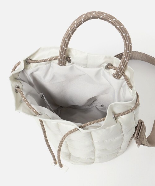 NIKE(ナイキ)の「<NIKE>スポーツウェア パフル タイニートート (3L)(トートバッグ・レディース・ブラック/オフホワイト・FREE)」の11枚目の写真