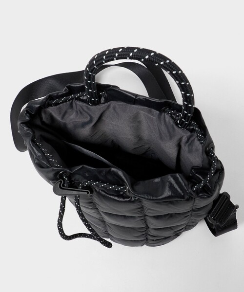 NIKE(ナイキ)の「<NIKE>スポーツウェア パフル タイニートート (3L)(トートバッグ・レディース・ブラック/オフホワイト・FREE)」の6枚目の写真