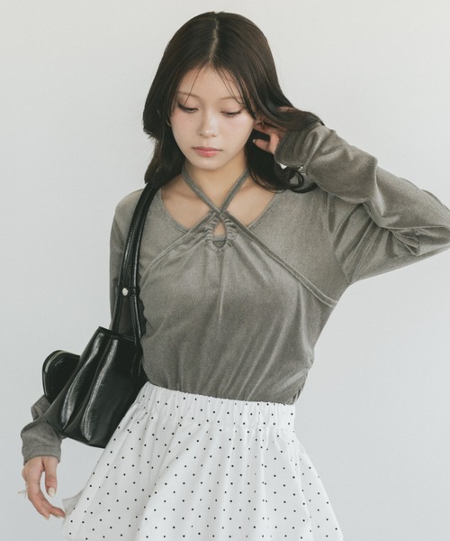 VANNIE U(ヴァニーユー)の「ホルターネックフロッキートップス/2WAY(Tシャツ/カットソー・レディース・グレー/アイボリー・FREE)」の4枚目の写真