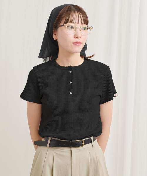 fig London(フィグロンドン)の「DAILY rib henry Tshirt(Tシャツ/カットソー・レディース・グレー/ブラック・FREE)」の2枚目の写真