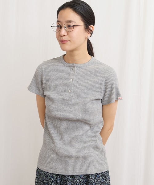 fig London(フィグロンドン)の「DAILY rib henry Tshirt(Tシャツ/カットソー・レディース・グレー/ブラック・FREE)」の4枚目の写真