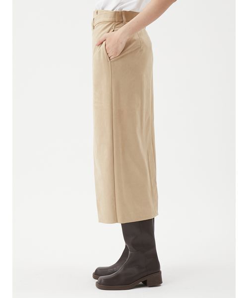 Mila Owen(ミラオーウェン)の「【セットアップ対応】スウェードアシメストレートスカート(スカート・レディース・ベージュ/ミント/キャメル・1/0)」の6枚目の写真