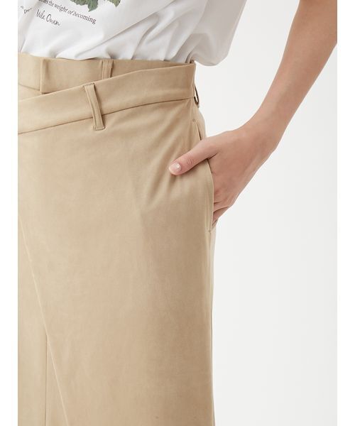 Mila Owen(ミラオーウェン)の「【セットアップ対応】スウェードアシメストレートスカート(スカート・レディース・ベージュ/ミント/キャメル・1/0)」の10枚目の写真