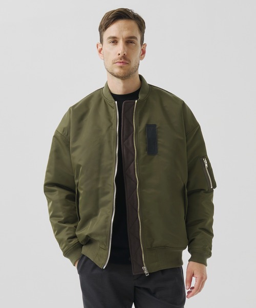 CINOH(チノ)の「【CINOH/チノ】別注NYLON LAYERED BLOUSON(MA-1・メンズ・ブラック/カーキ・48)」の2枚目の写真