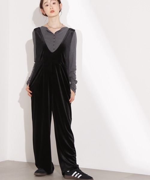 N.（N. Natural Beauty Basic）（エヌエヌナチュラルビューティーベーシック）の「Vネックベロアサロペット（サロペット/オーバーオール・レディース・ブラック/ダークブラウン・P/S/MEDIUM）」の4枚目の写真