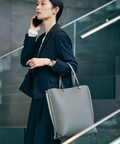 E'POR（エポール）の「【E'POR】Y BAG Large/A4対応・通勤・26SS（トートバッグ・レディース・キナリ/ダークグリーン/グレー/ダークブラウン/ブラック・FREE）」の4枚目の写真